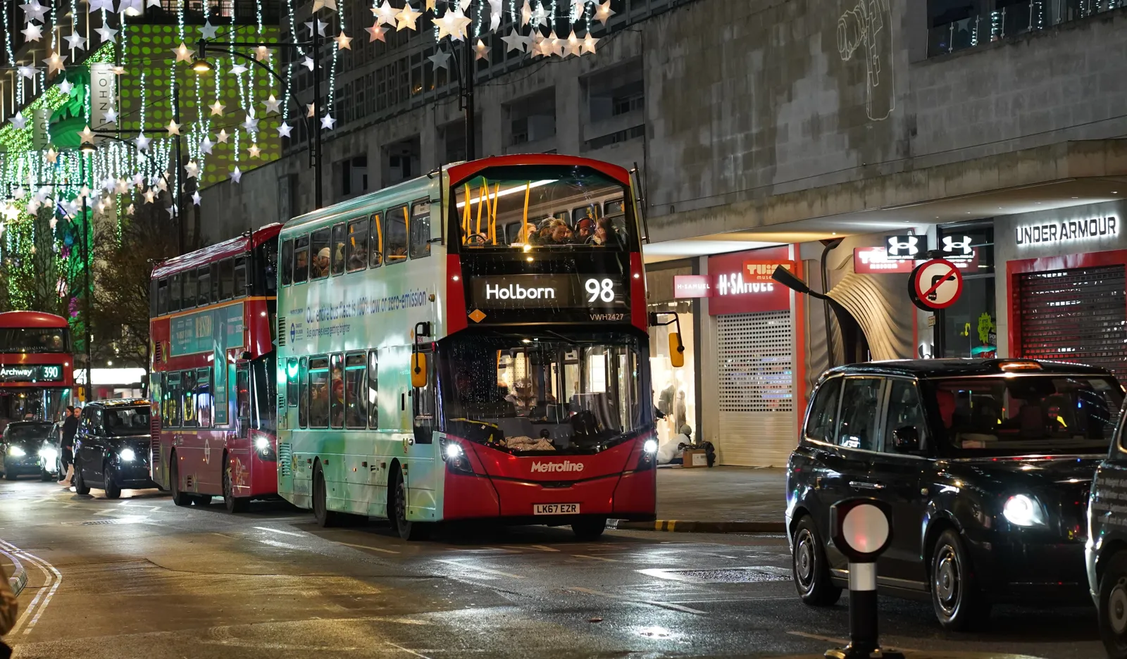 Autobuses rojos en Oxford Street, Londres