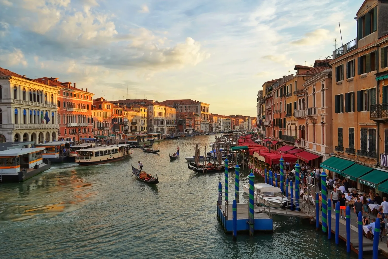 Gran Canal de Venecia al atardecer